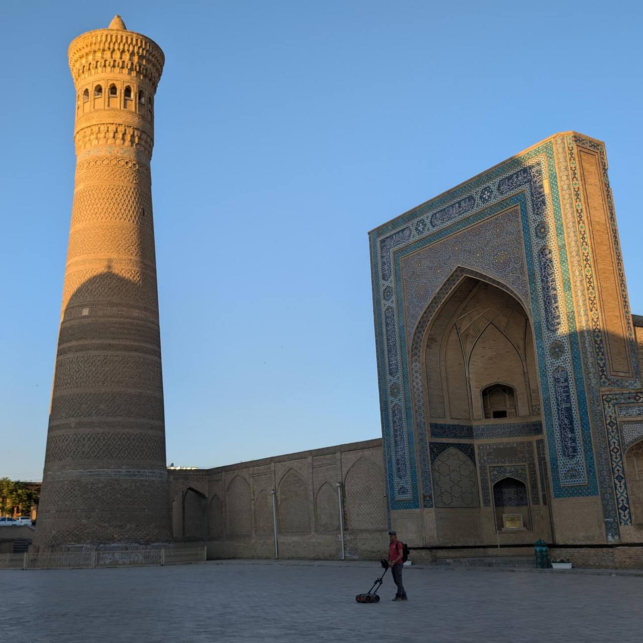Ground-penetrating radar at the Po-i-Kalyan complex, Bukhara